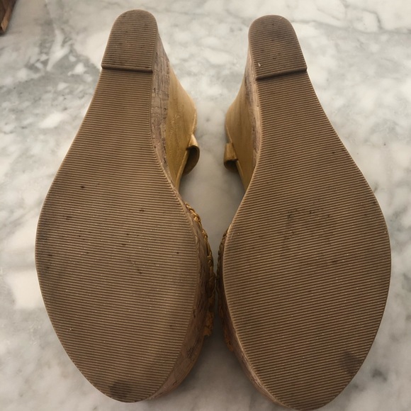 Madden Girl mustard wedges - Picture 9 of 11